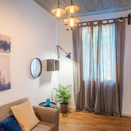 Holiday home Cozy House With Flowery Courtyard In Notable Location